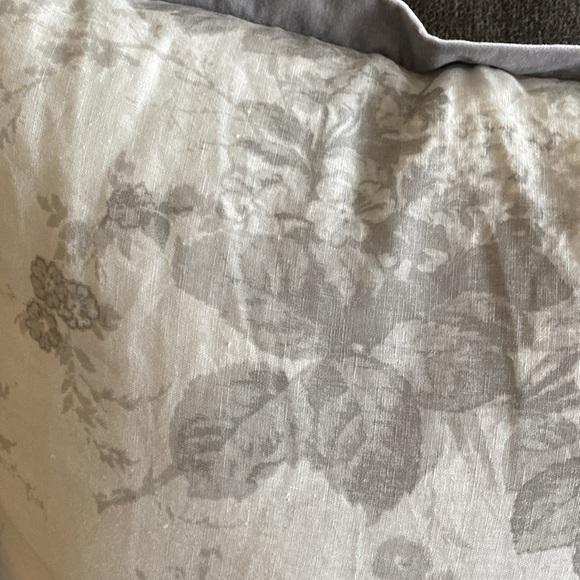 Dinan Wamsutta Vintage 29” Square Linen Decor Bedding Accent Pillow Floral Grey - Picture 4 of 14